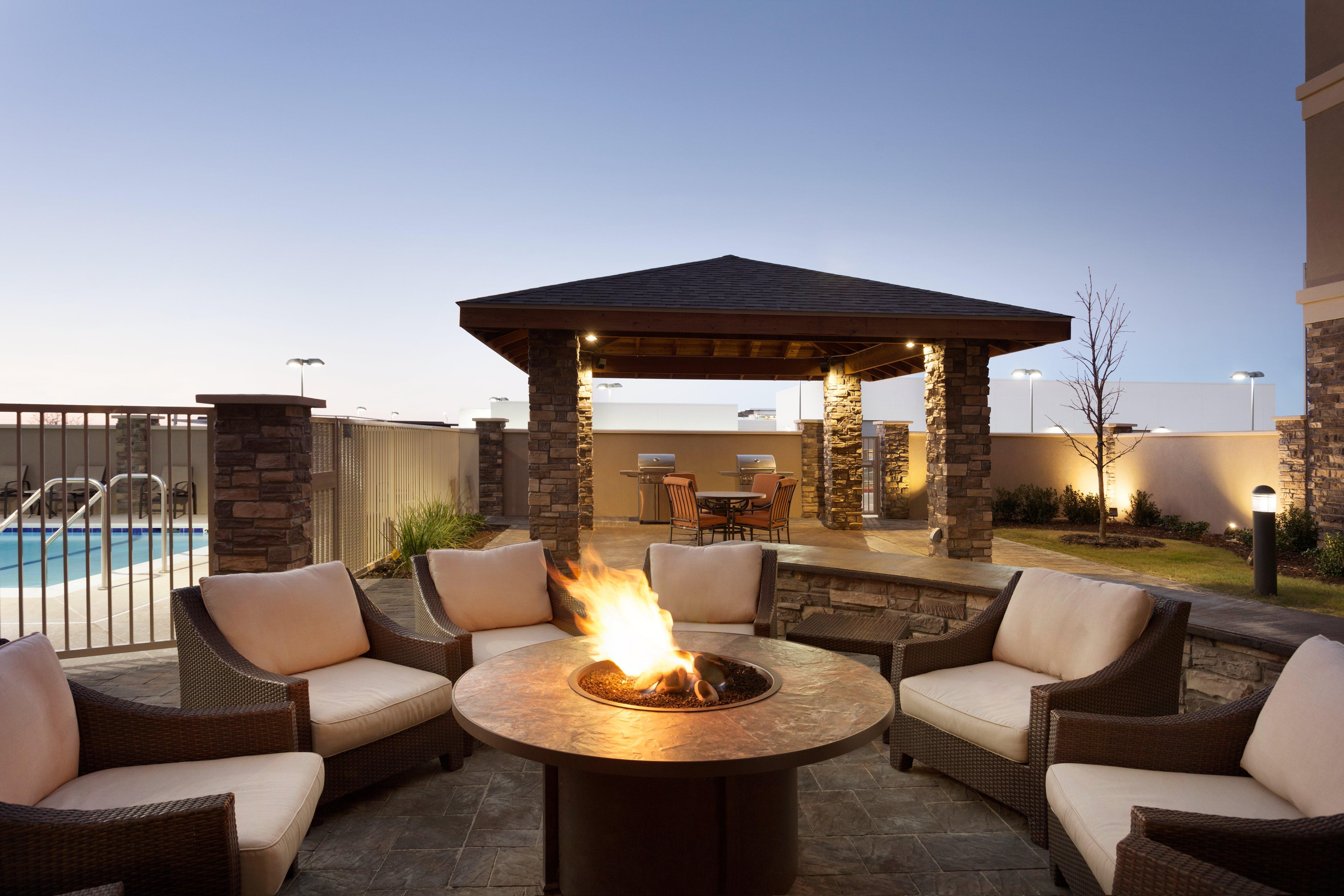 Staybridge Suites Midland By Ihg Buitenkant foto
