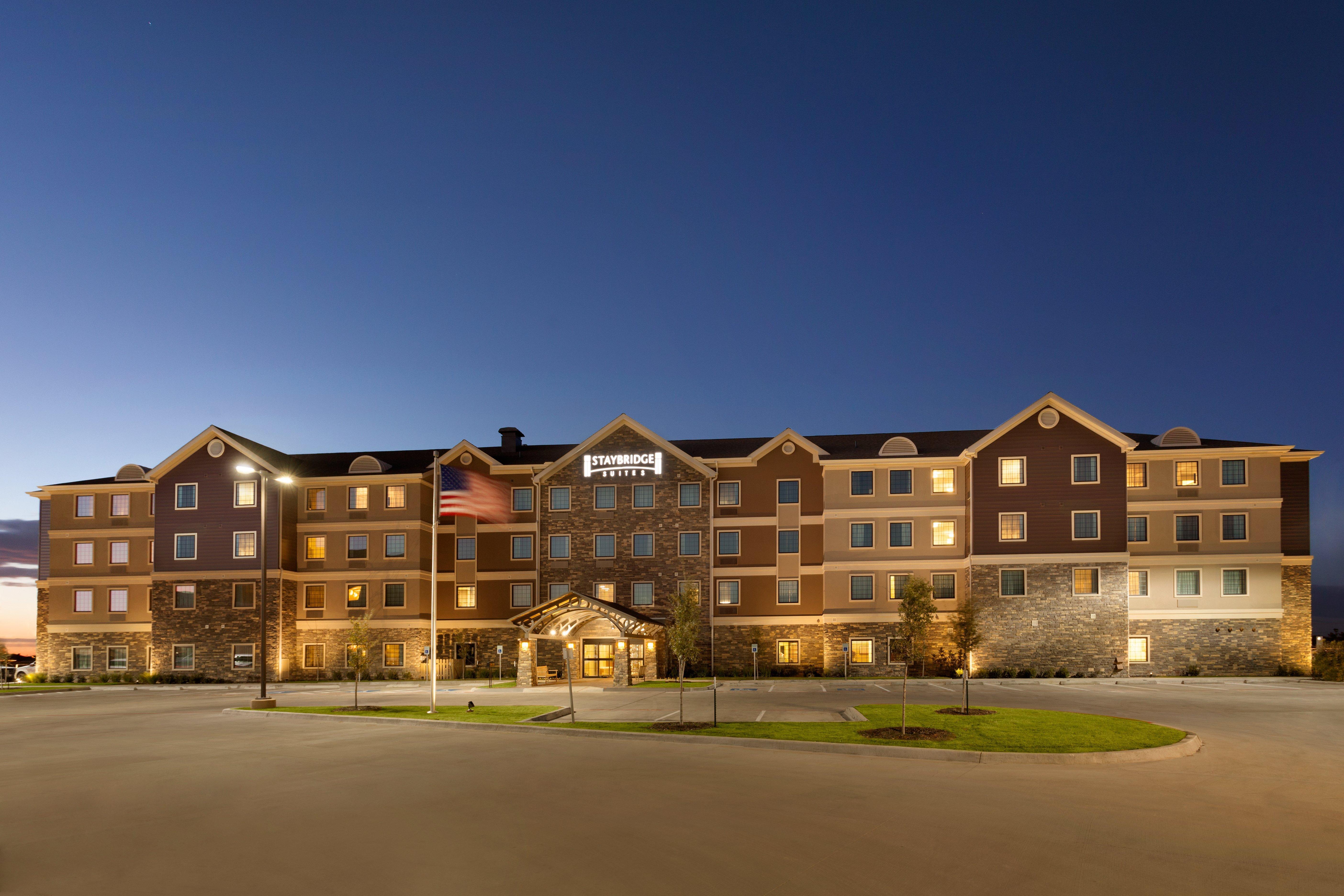 Staybridge Suites Midland By Ihg Buitenkant foto